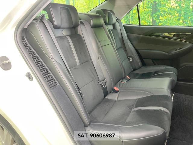 Toyota CROWN HYBRID 2018-04 8220093-8