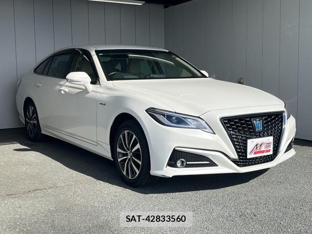 Toyota CROWN HYBRID 2019-03 8220492-1