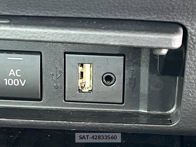 Toyota CROWN HYBRID 2019-03 8220492-15