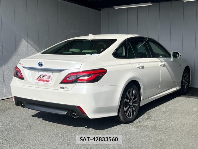 Toyota CROWN HYBRID 2019-03 8220492-2