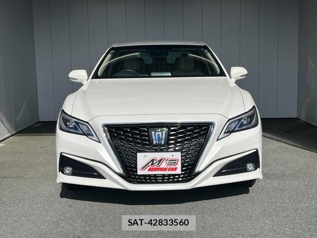 Toyota CROWN HYBRID 2019-03 8220492-4
