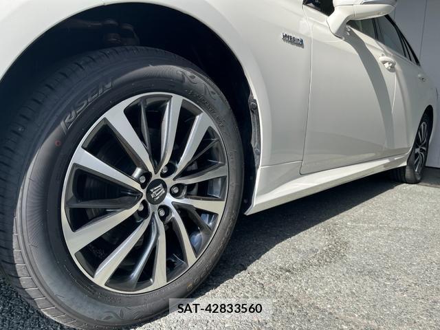 Toyota CROWN HYBRID 2019-03 8220492-5