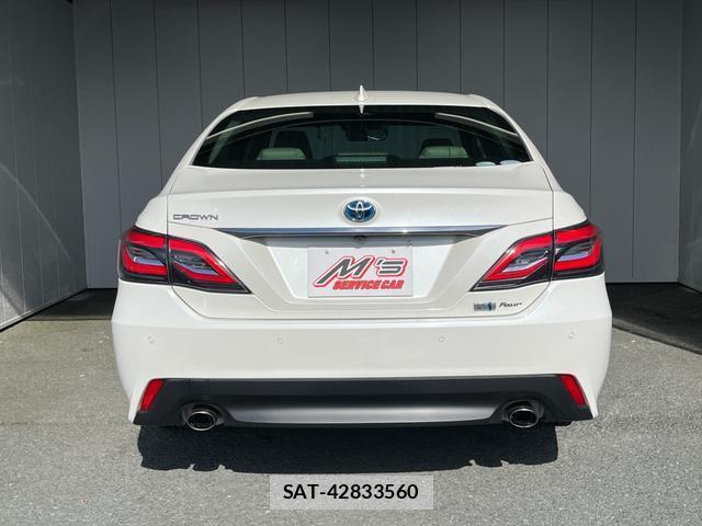 Toyota CROWN HYBRID 2019-03 8220492-8