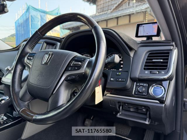 Toyota CROWN HYBRID 2016-12 8220993-14