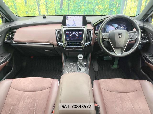 Toyota CROWN HYBRID 2020-09 8221232-1