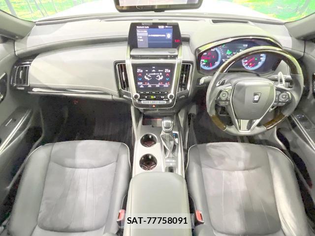 Toyota CROWN HYBRID 2018-08 8221847-1