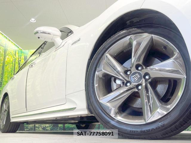 Toyota CROWN HYBRID 2018-08 8221847-12
