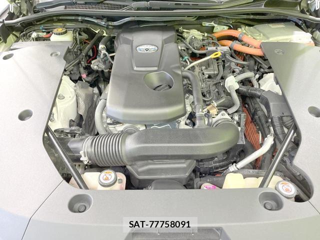 Toyota CROWN HYBRID 2018-08 8221847-17