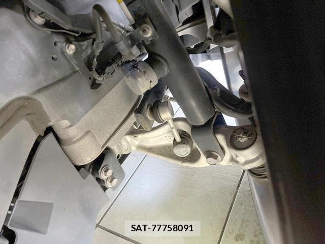 Toyota CROWN HYBRID 2018-08 8221847-19