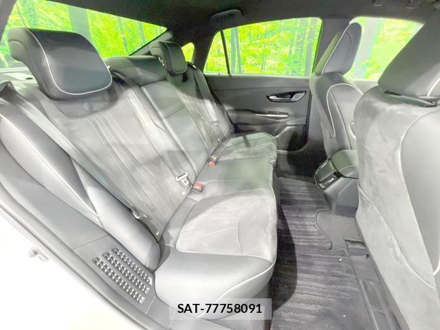 Toyota CROWN HYBRID 2018-08 8221847-8