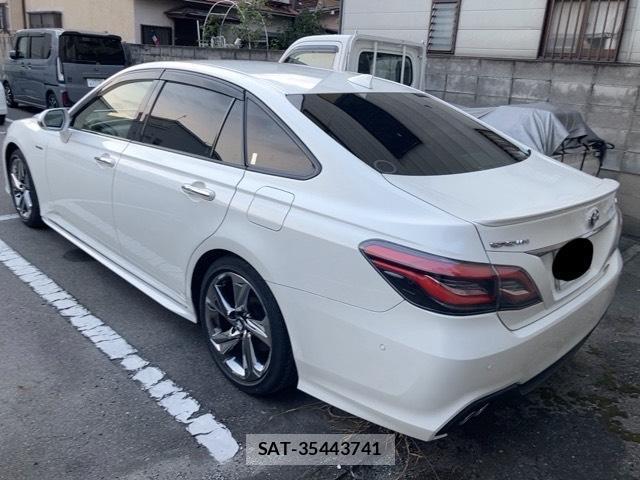 Toyota CROWN HYBRID 2019-03 8222052-1