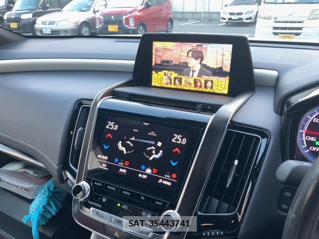 Toyota CROWN HYBRID 2019-03 8222052-4