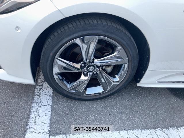 Toyota CROWN HYBRID 2019-03 8222052-5
