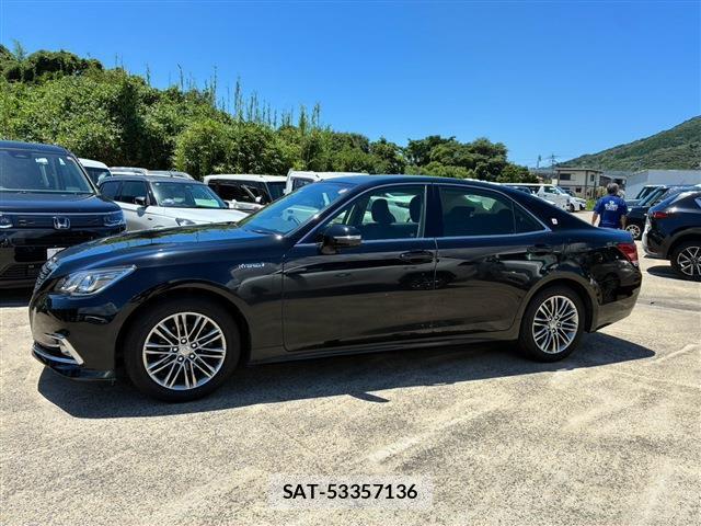 Toyota CROWN HYBRID 2017-06 8222595-10
