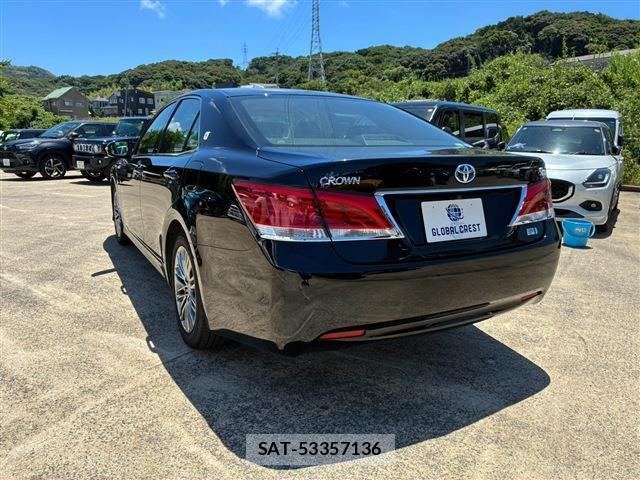 Toyota CROWN HYBRID 2017-06 8222595-11