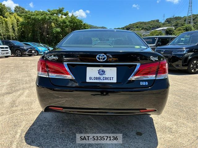 Toyota CROWN HYBRID 2017-06 8222595-12