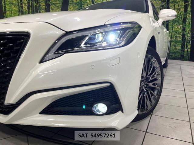 Toyota CROWN HYBRID 2018-09 8222597-12