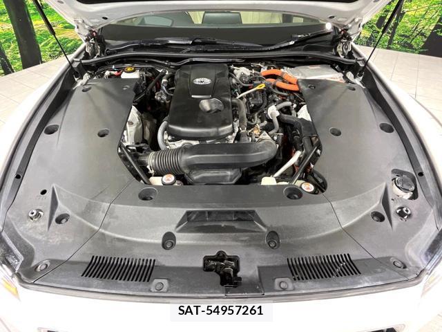 Toyota CROWN HYBRID 2018-09 8222597-18