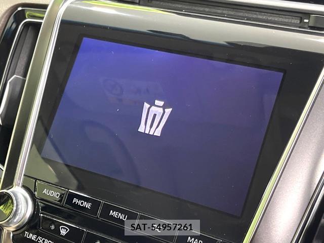 Toyota CROWN HYBRID 2018-09 8222597-4