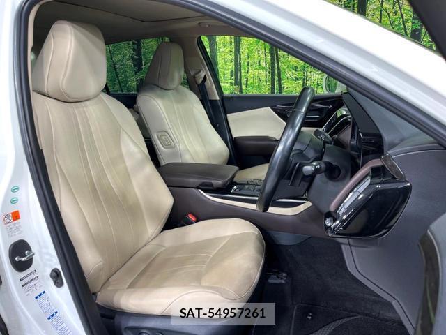 Toyota CROWN HYBRID 2018-09 8222597-8