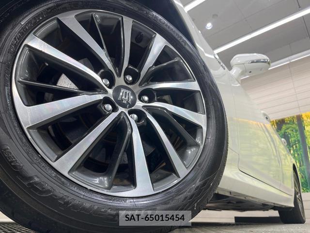 Toyota CROWN HYBRID 2019-09 8222626-12