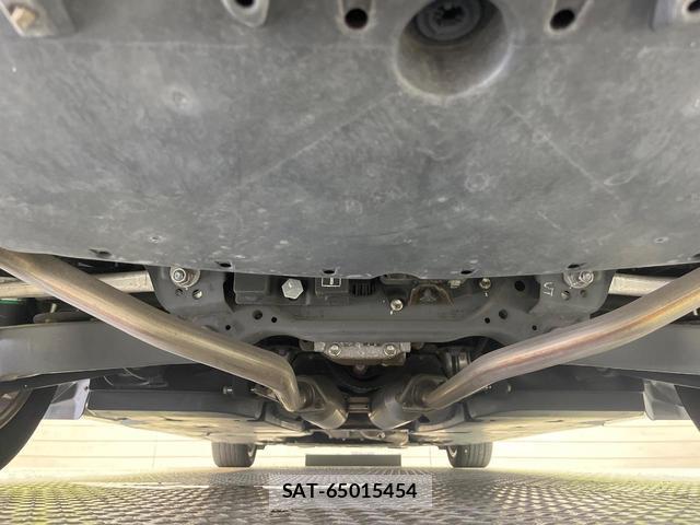 Toyota CROWN HYBRID 2019-09 8222626-18