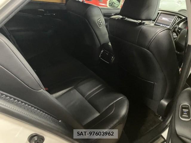 Toyota CROWN HYBRID 2017-01 8222796-11
