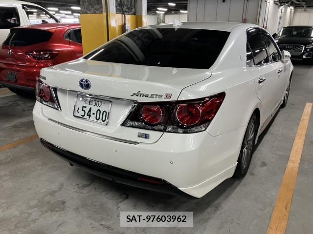 Toyota CROWN HYBRID 2017-01 8222796-4