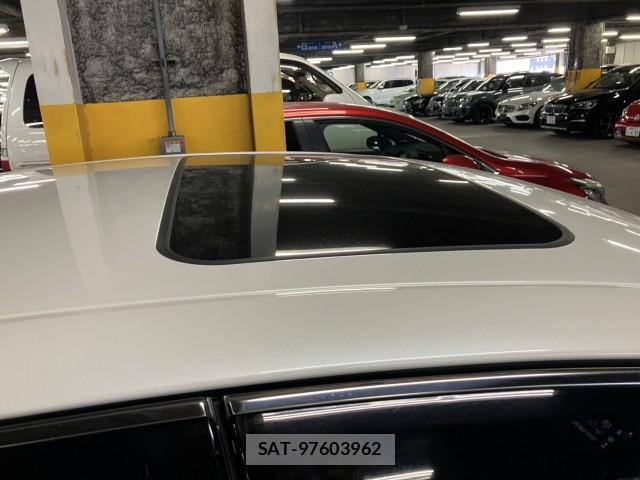 Toyota CROWN HYBRID 2017-01 8222796-6