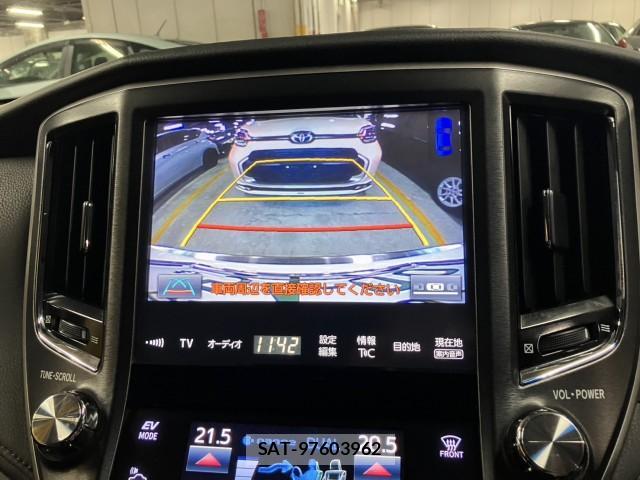 Toyota CROWN HYBRID 2017-01 8222796-8