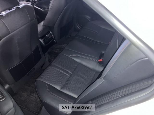 Toyota CROWN HYBRID 2017-01 8222796-9