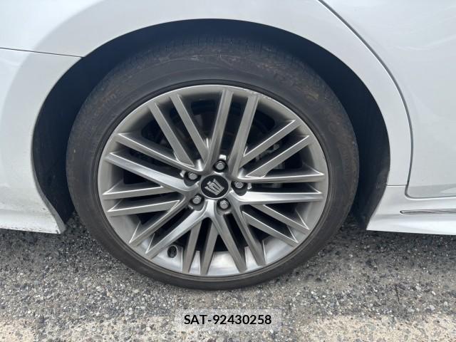 Toyota CROWN HYBRID 2021-07 8222811-6