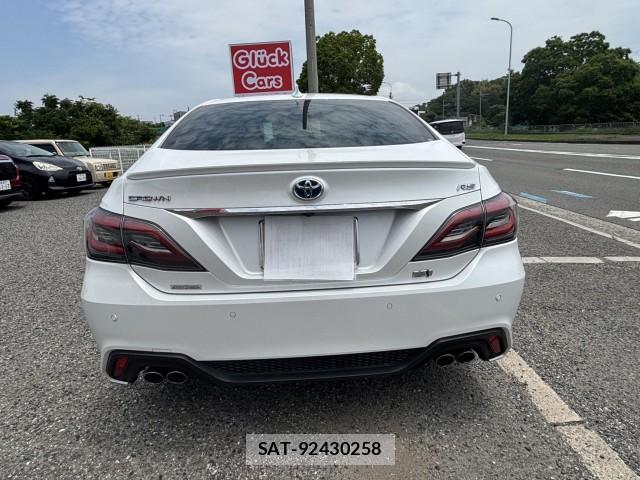 Toyota CROWN HYBRID 2021-07 8222811-9