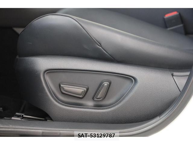 Toyota CROWN HYBRID 2020-06 8222937-11