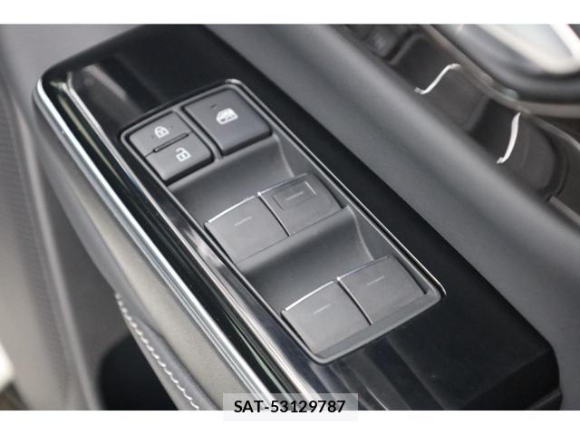 Toyota CROWN HYBRID 2020-06 8222937-13