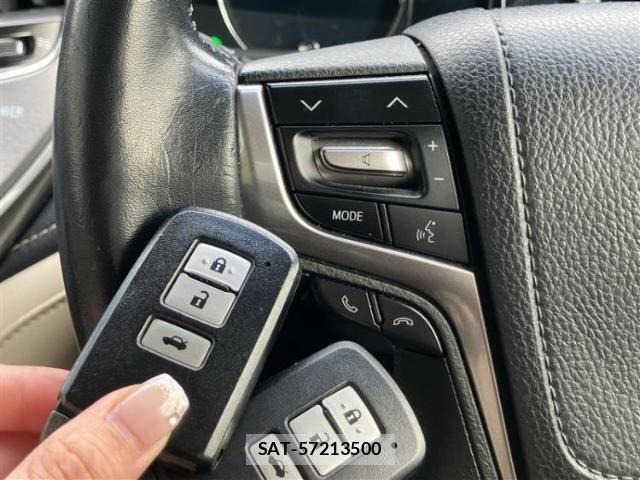 Toyota CROWN HYBRID 2017-01 8223417-14