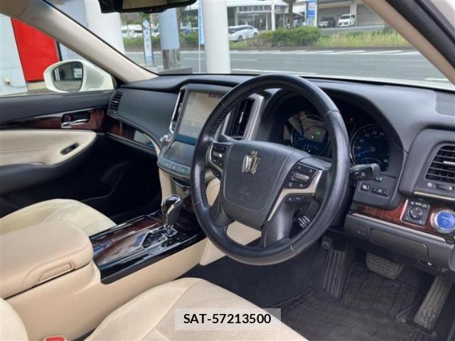 Toyota CROWN HYBRID 2017-01 8223417-4