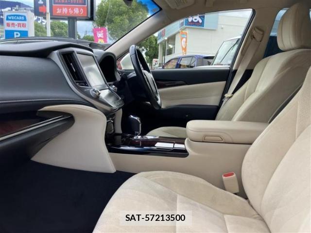 Toyota CROWN HYBRID 2017-01 8223417-5