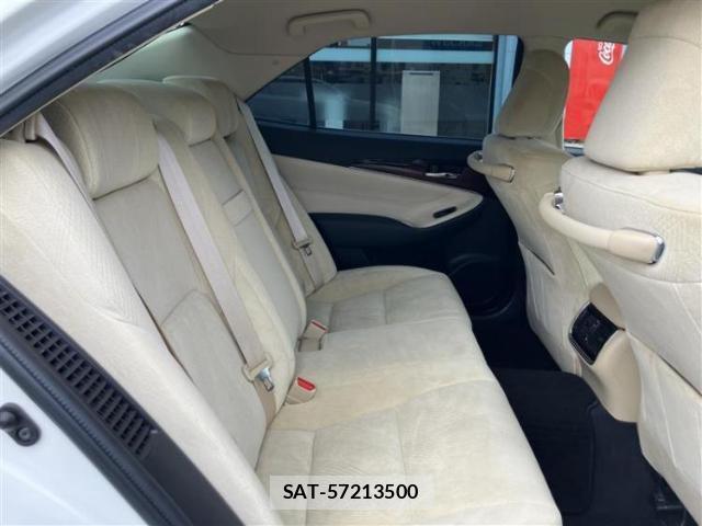 Toyota CROWN HYBRID 2017-01 8223417-6