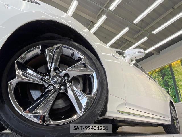 Toyota CROWN HYBRID 2019-08 8223986-12