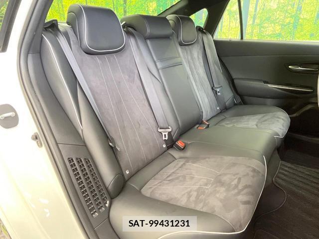 Toyota CROWN HYBRID 2019-08 8223986-8