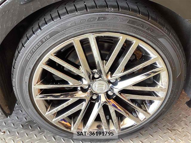 Toyota CROWN HYBRID 2015-08 8224574-13
