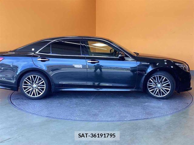 Toyota CROWN HYBRID 2015-08 8224574-5