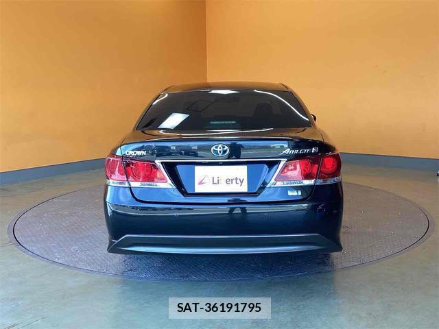 Toyota CROWN HYBRID 2015-08 8224574-7