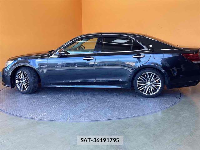 Toyota CROWN HYBRID 2015-08 8224574-9