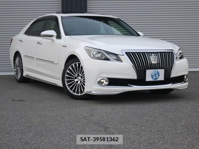 Toyota CROWN MAJESTA 2014-08 8217274-0
