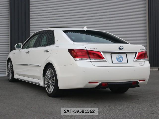 Toyota CROWN MAJESTA 2014-08 8217274-14