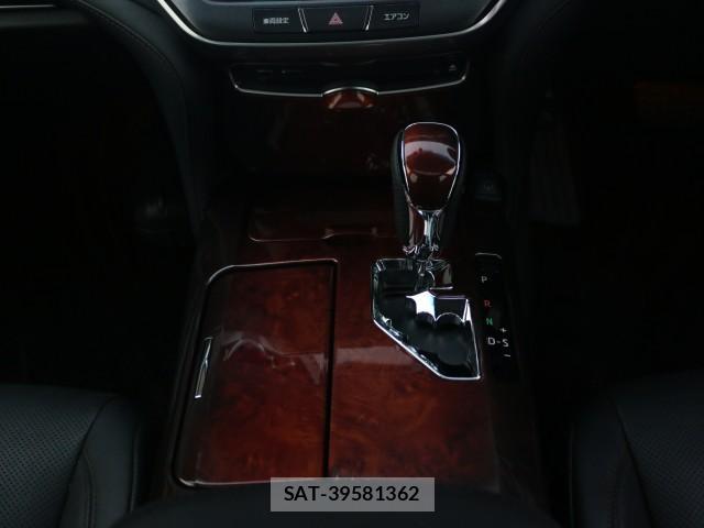 Toyota CROWN MAJESTA 2014-08 8217274-15