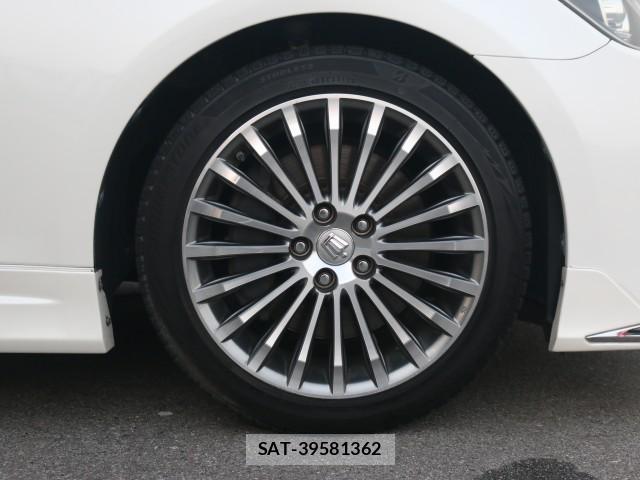 Toyota CROWN MAJESTA 2014-08 8217274-8