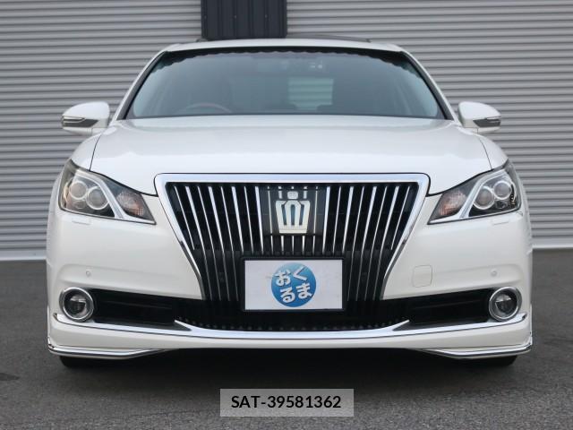 Toyota CROWN MAJESTA 2014-08 8217274-9